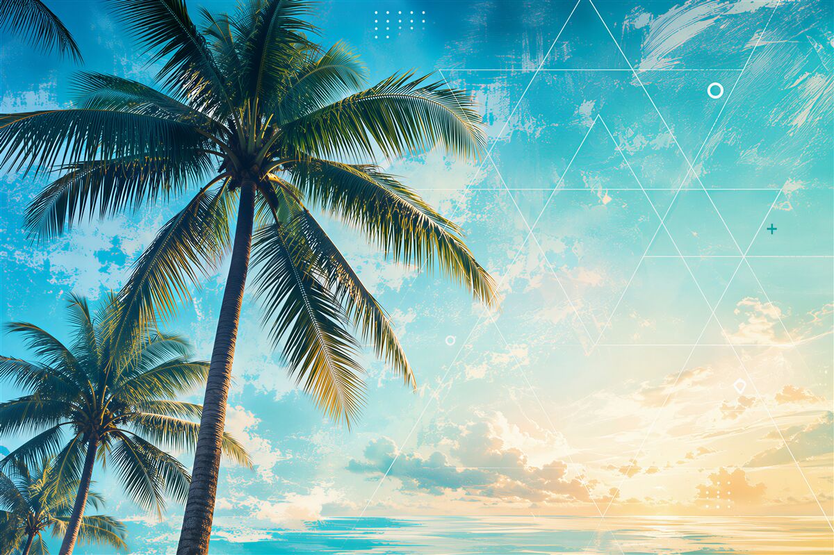 Fotobehang paradijselijke strand met palmbomen en zee in gouden licht