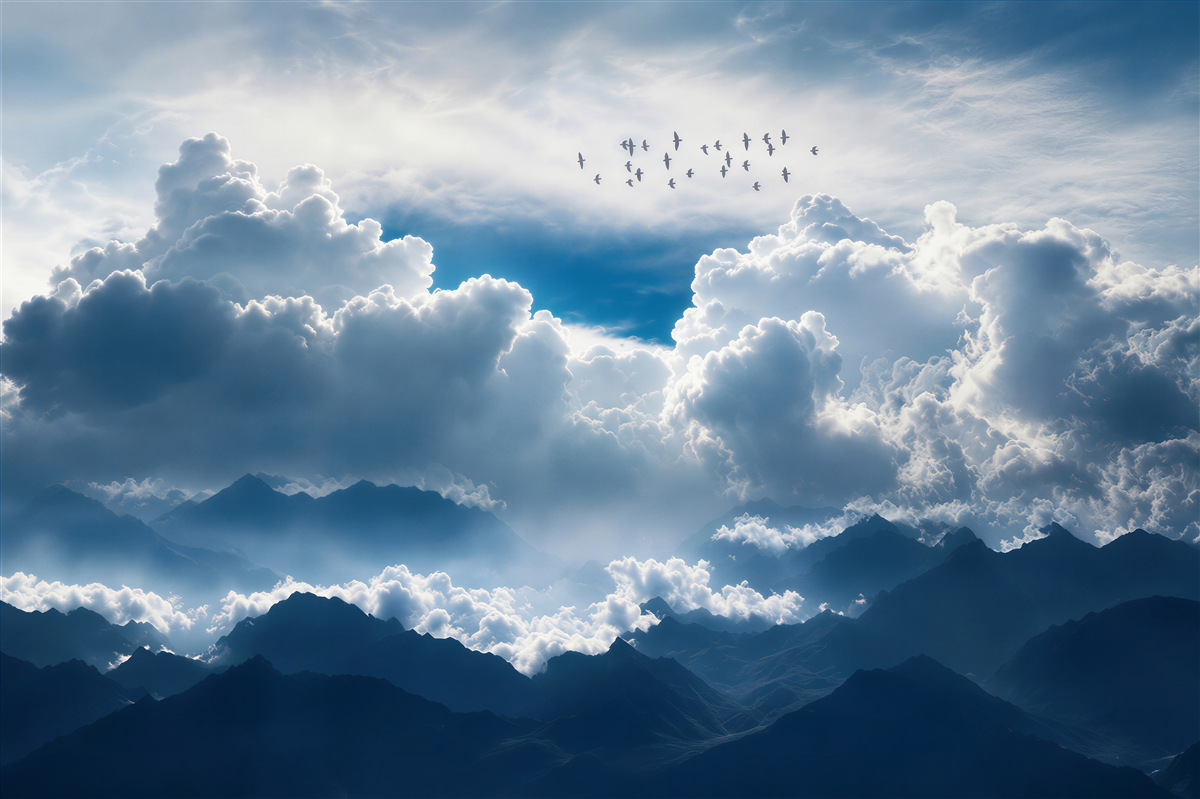 Fotobehang zwerm vogels boven dichte wolken