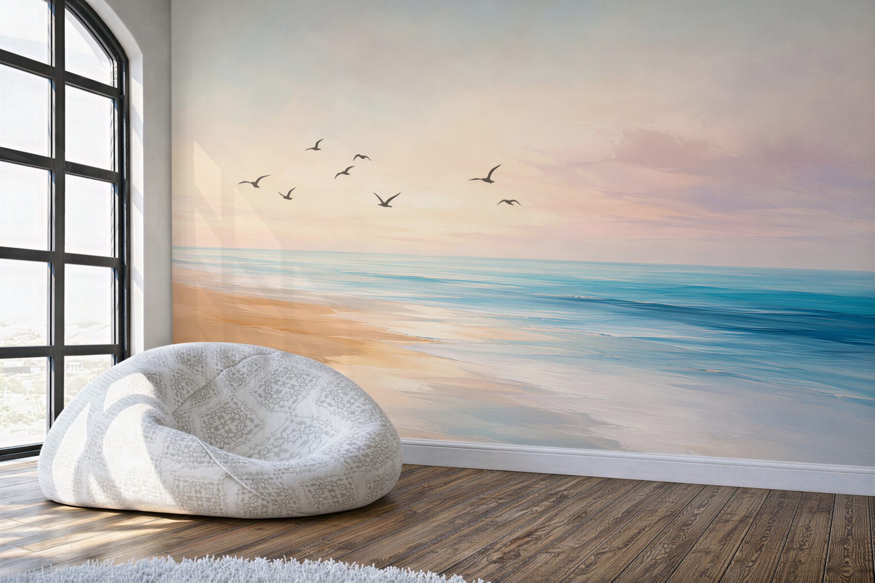 Fotobehang rustige strand bij zonsopgang met vliegende vogels