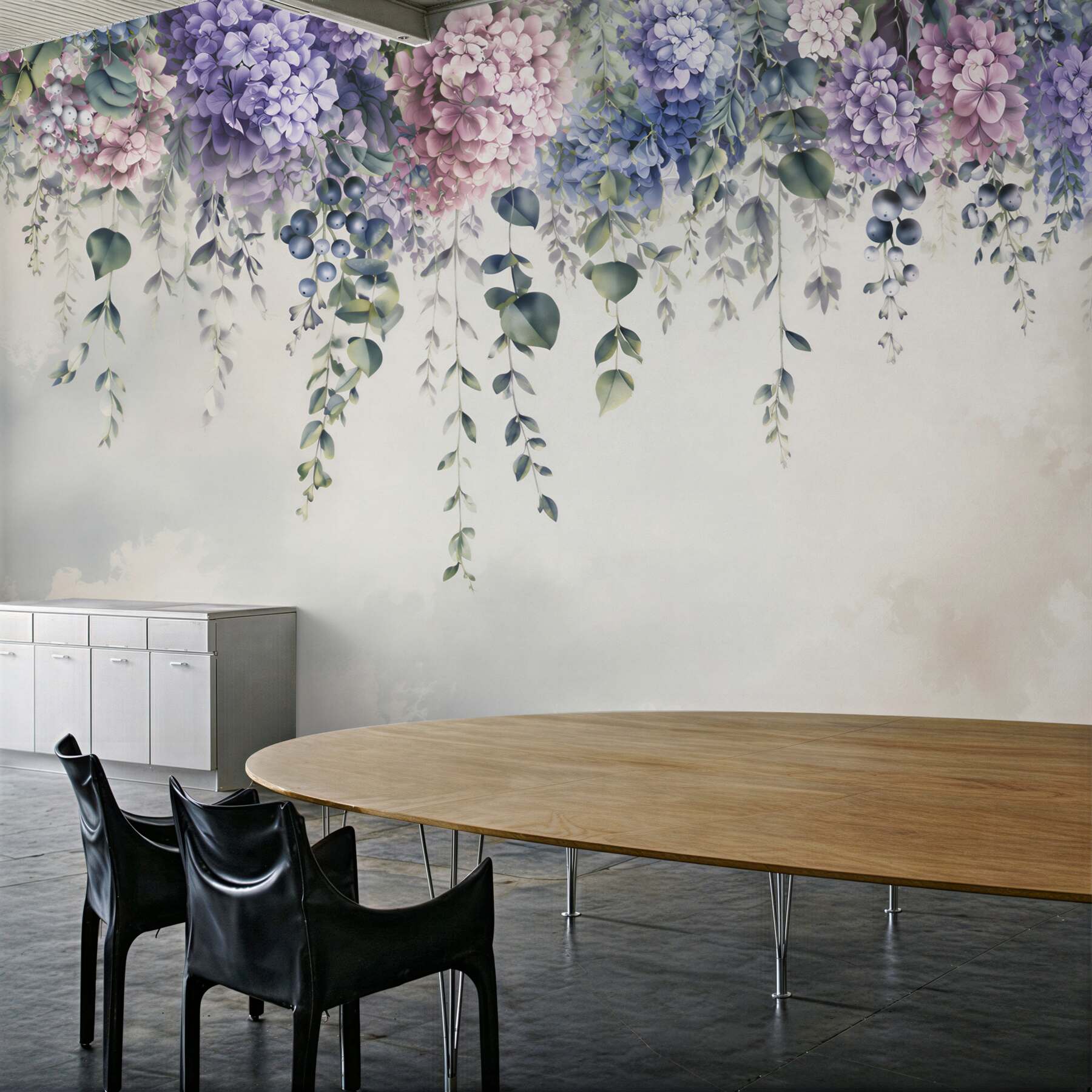 Fotobehang hangende lavendel hortensia met eucalyptus op lichte achtergrond